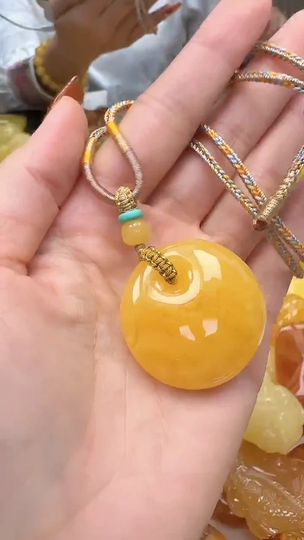 裸石琥珀未镶嵌如图