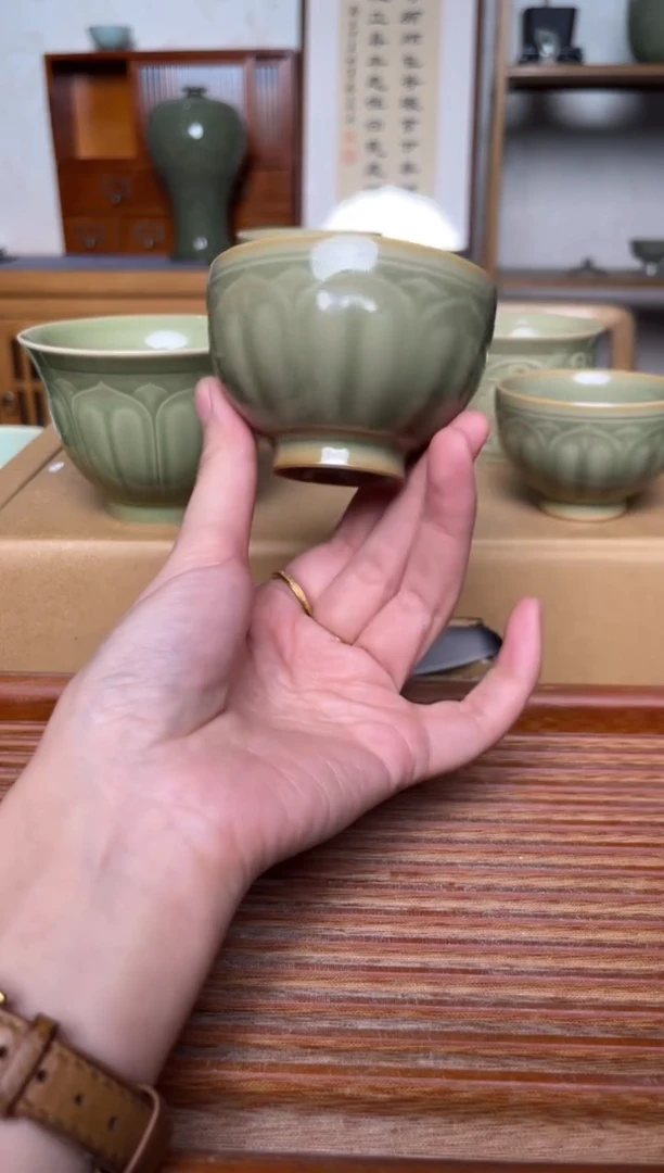 瓷器耀州窑莲瓣禅定杯  微瑕