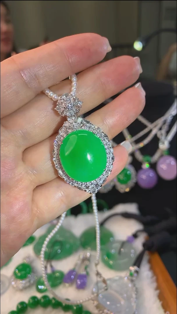 吊坠(不含链)18K金镶嵌翡翠吊坠