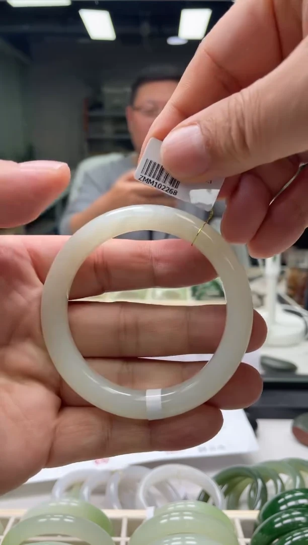 【闪购商品】和田玉手镯未镶嵌编码2268 圈口56-57