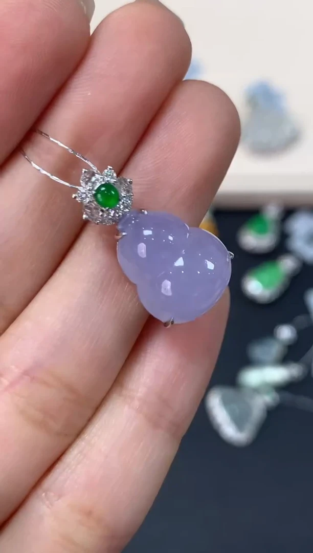 翡翠18K金镶嵌吊坠(不含链)葫芦吊坠11800