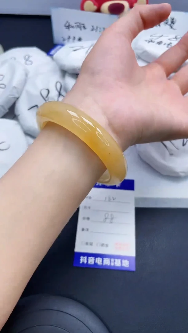 【闪购商品】石英质玉手镯未镶嵌162/58.7