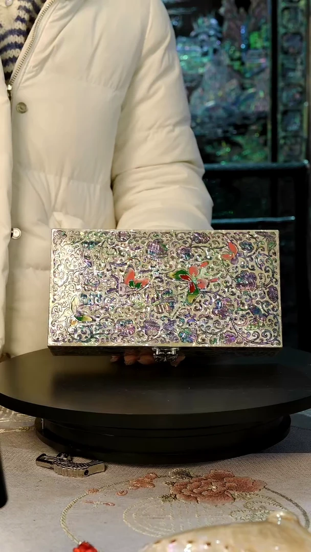 绒布底··弘贝雅螺钿漆器文化馆