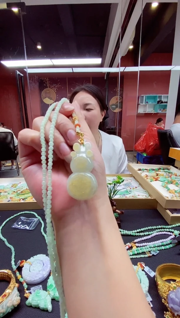 翡翠未镶嵌颈饰翡翠吊坠