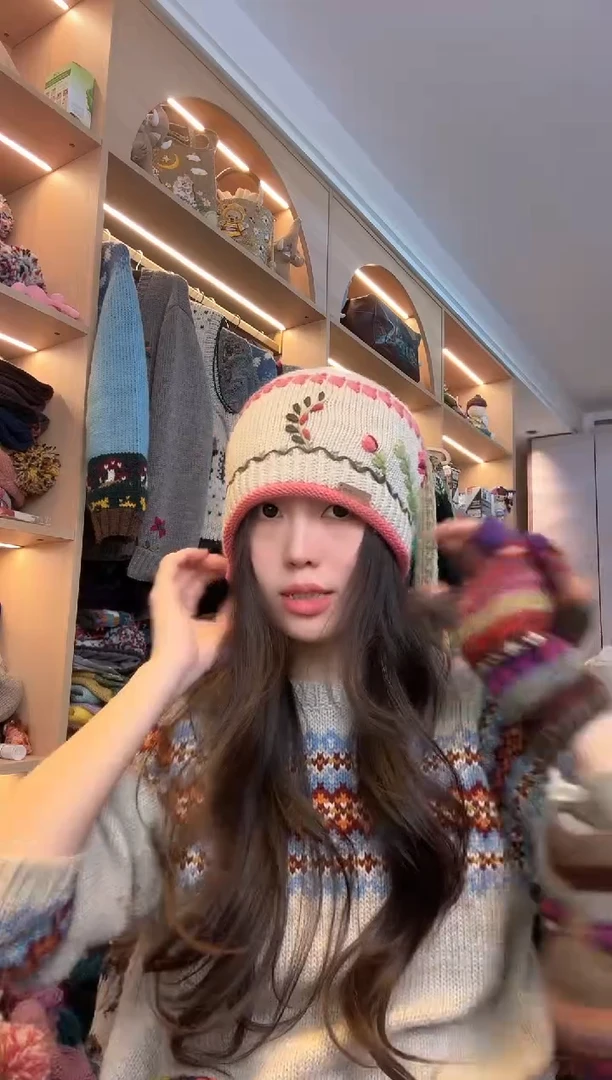 羊毛灰粉卷边帽