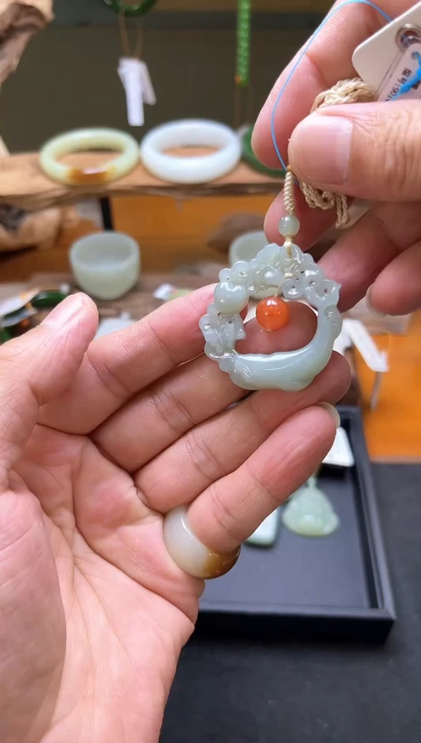 吊坠(不含链)未镶嵌和田玉且末吐拉牧场 海豚