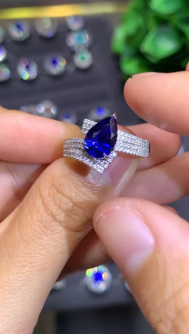 戒指蓝宝石18K金镶嵌2.13CT