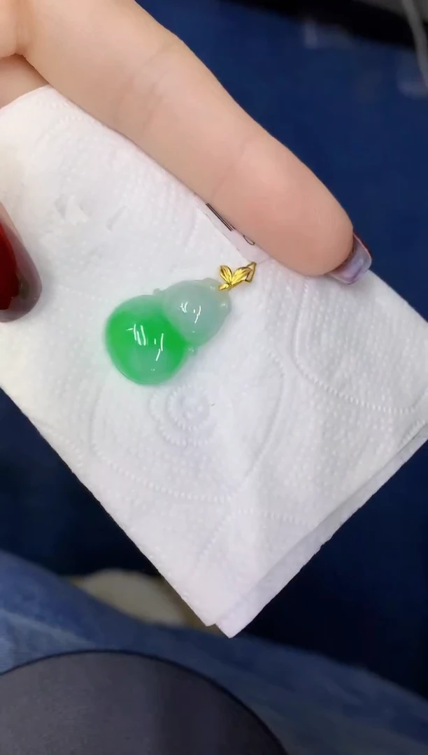 颈饰18K金镶嵌翡翠缅甸天然翡翠A货