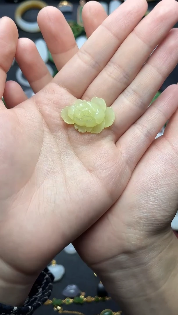 颈饰未镶嵌和田玉花06