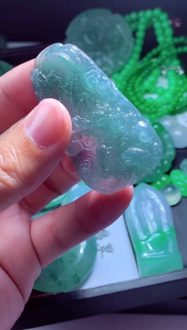 未镶嵌定制翡翠柒*?翡翠毛货定制