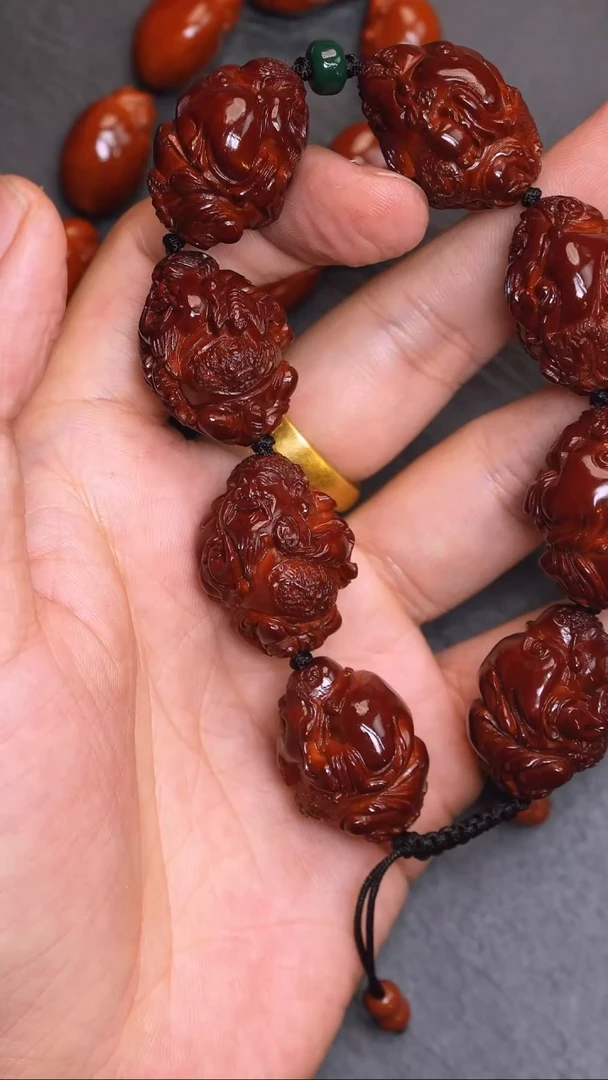 【闪购商品】橄榄核吊坠站立龙财神回血