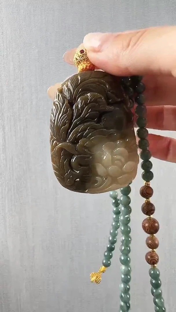 颈饰未镶嵌翡翠凤穿牡丹