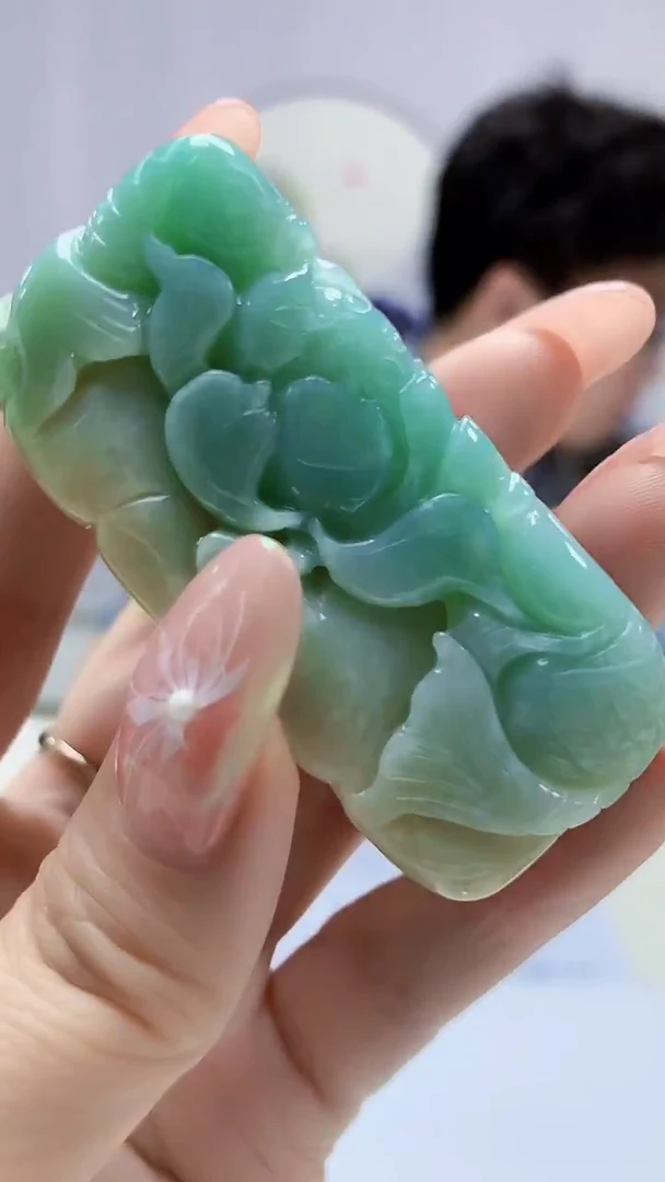 【闪购商品】定制翡翠未镶嵌4688DD-毛货挂件90