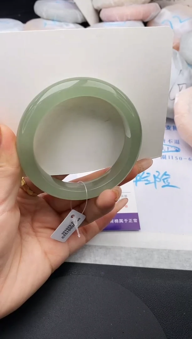 未镶嵌手镯石英质玉w28-DB57+