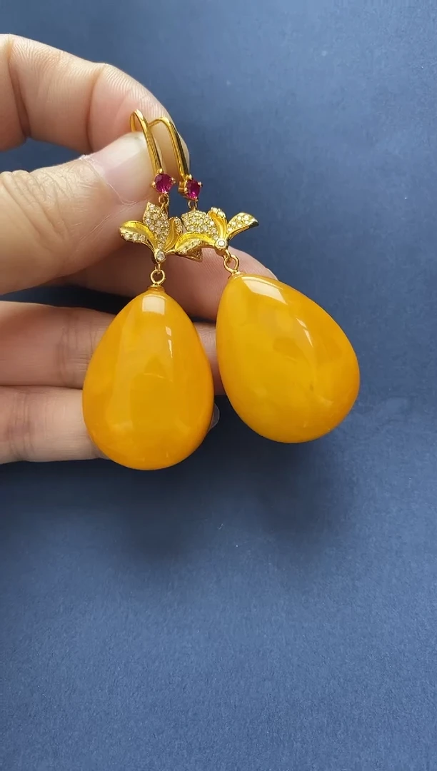 裸石琥珀未镶嵌耳坠