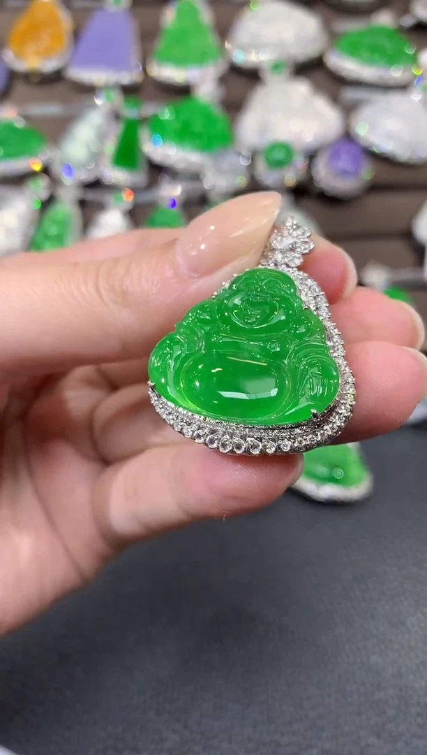 吊坠(不含链)18K金镶嵌翡翠 C77