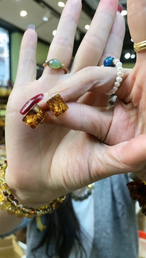 【闪购商品】琥珀耳饰未镶嵌多样性发一