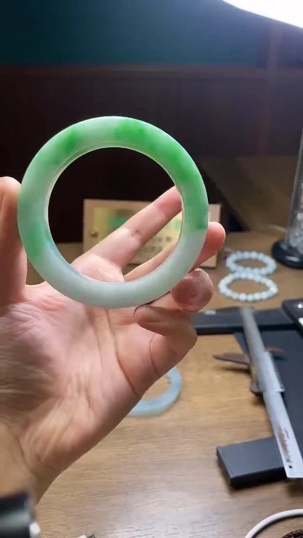 未镶嵌手镯定制翡翠心***心定制