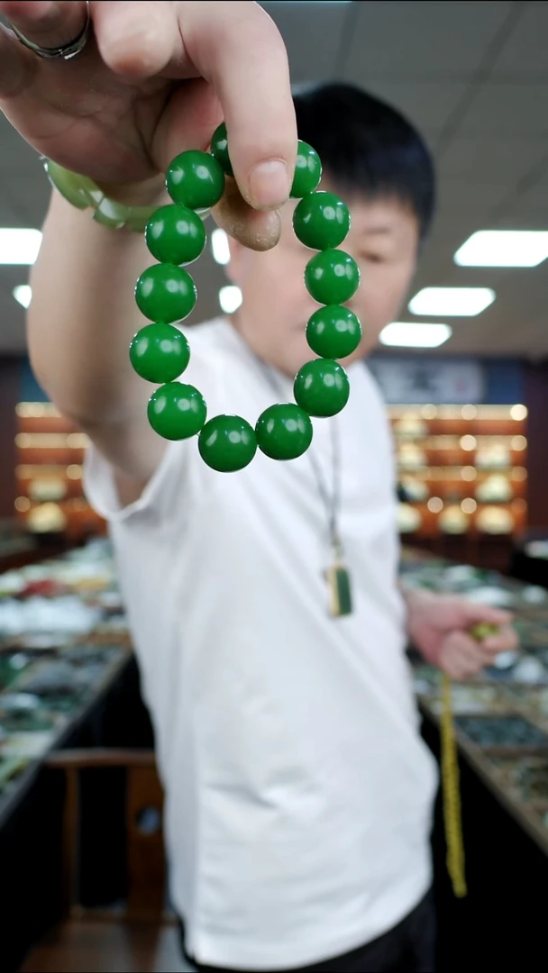 未镶嵌蛇纹石玉手串多样是发货随机发一