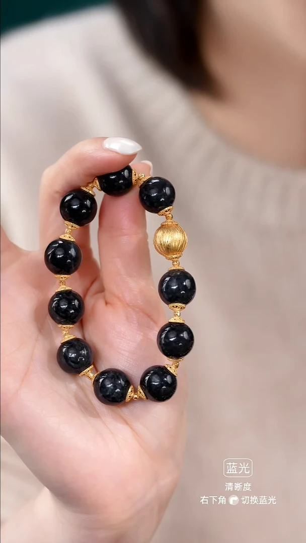 颈饰未镶嵌翡翠手串1