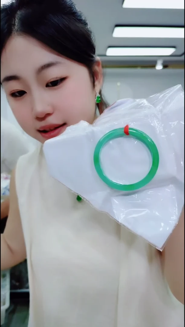 树脂制品1836苹果绿手镯