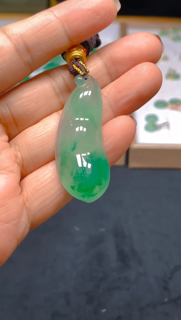 【闪购商品】石英质玉颈饰未镶嵌冰美人非洲翠A货冰种024