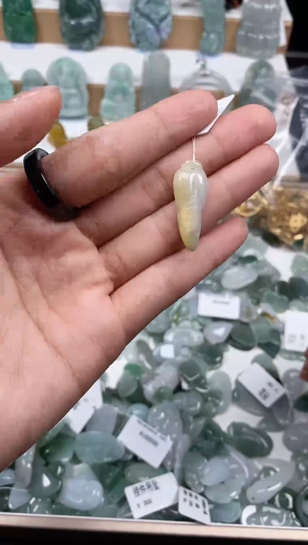 翡翠未镶嵌颈饰吊坠   99