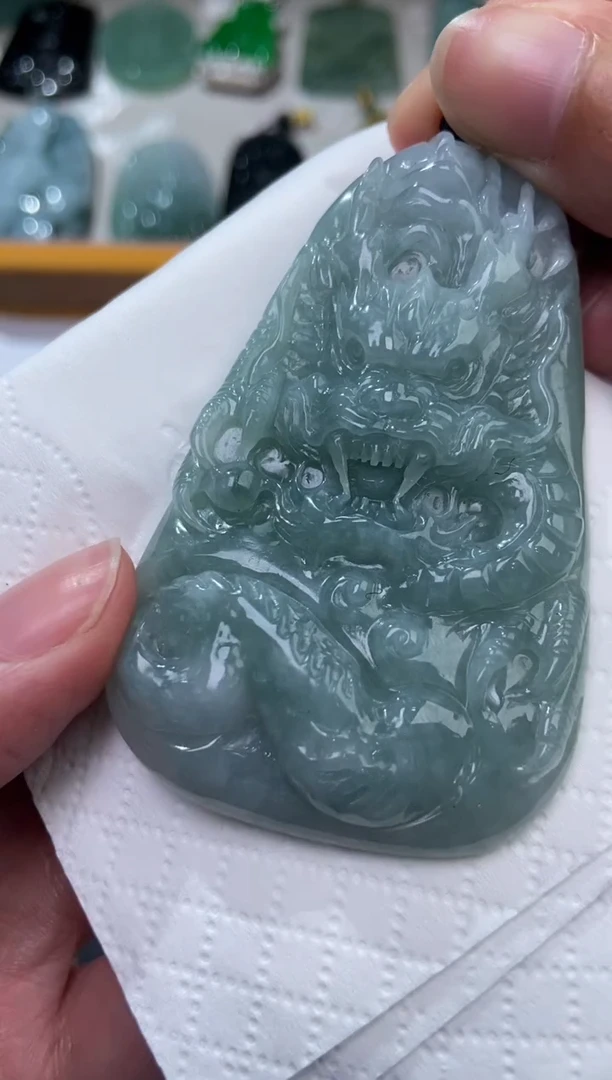 未镶嵌挂件翡翠371508    多人