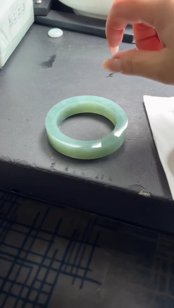 未镶嵌手镯定制翡翠9**7ddj