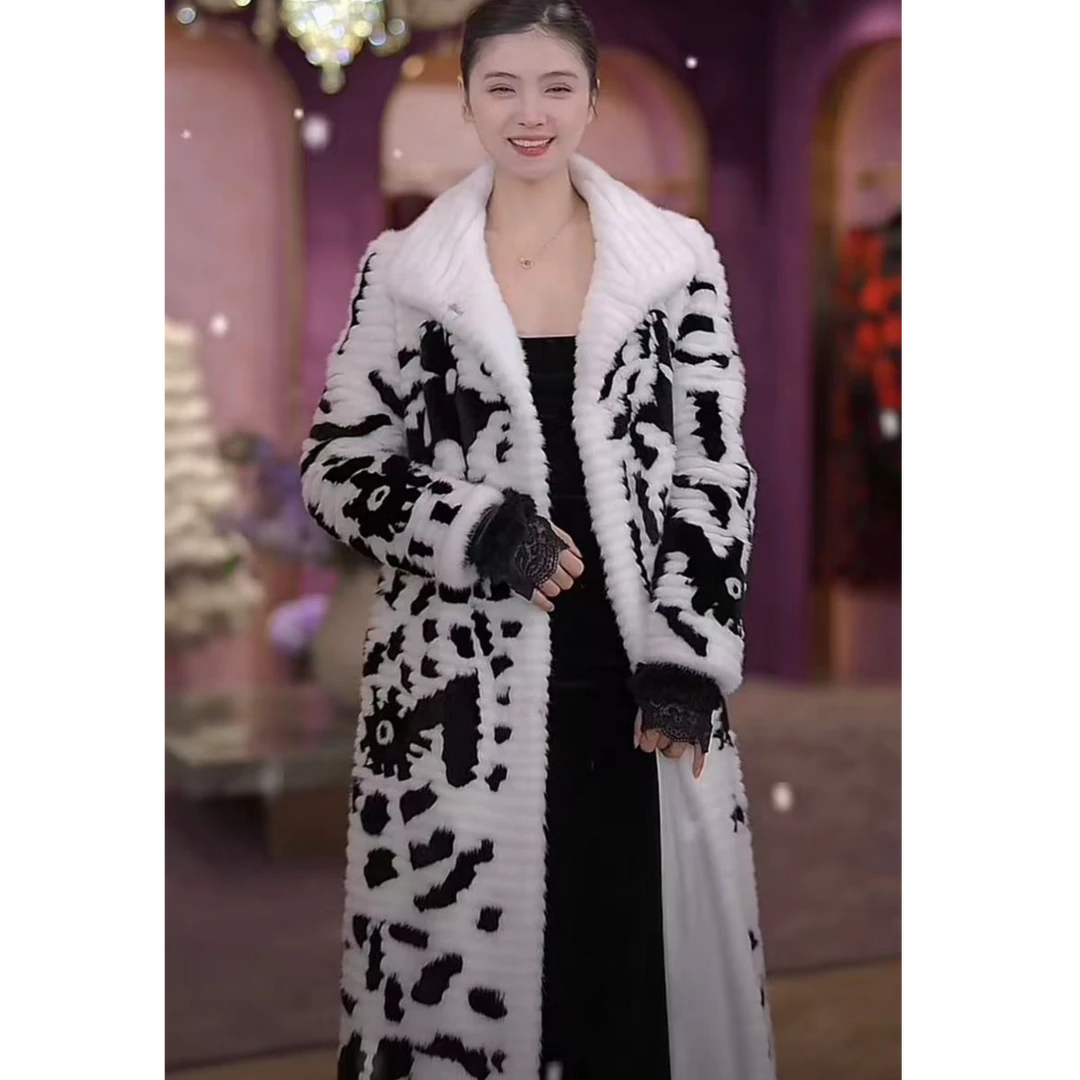 2025年冬季新款女装大衣女外套S24343