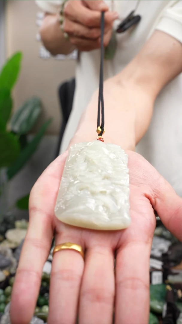 和田玉未镶嵌吊坠(赠链)天然和田玉山水牌