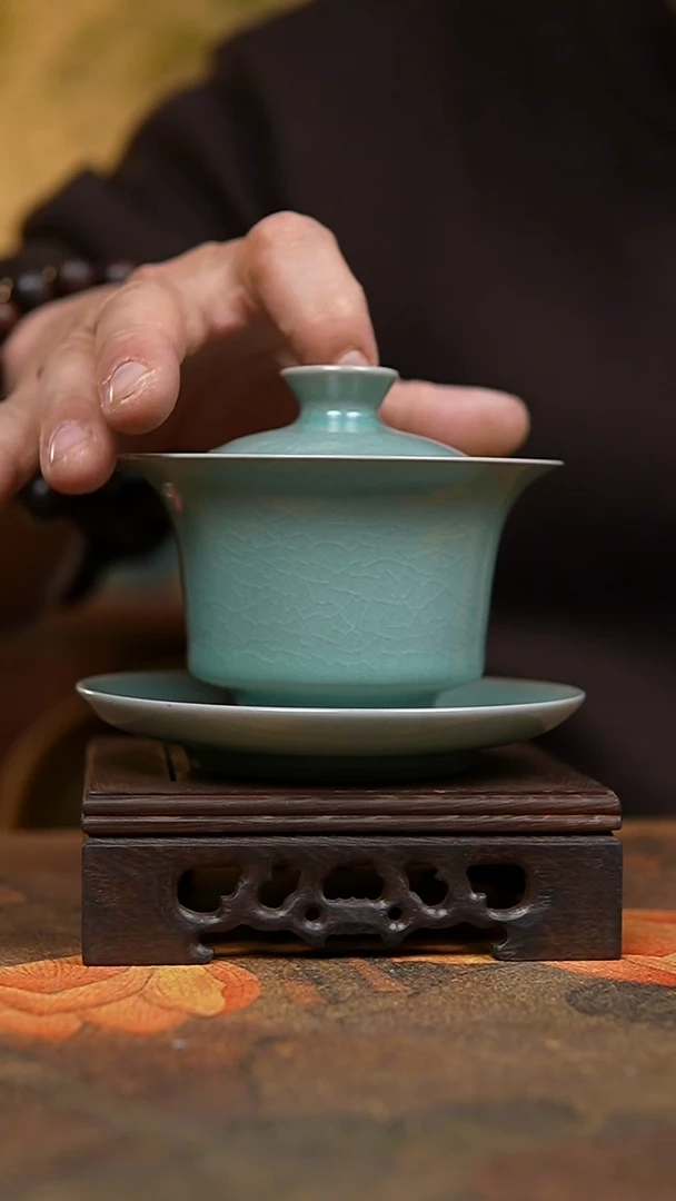 杯仿古翡翠绿釉三才马蹄盖碗瑕