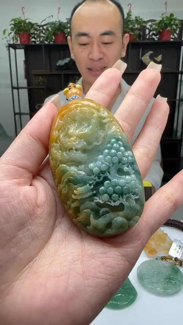 【闪购商品】翡翠颈饰未镶嵌天然翡翠A货吊坠