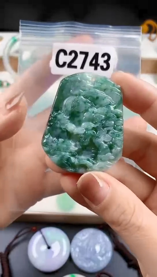 颈饰未镶嵌翡翠天然翡翠吊坠挂件1