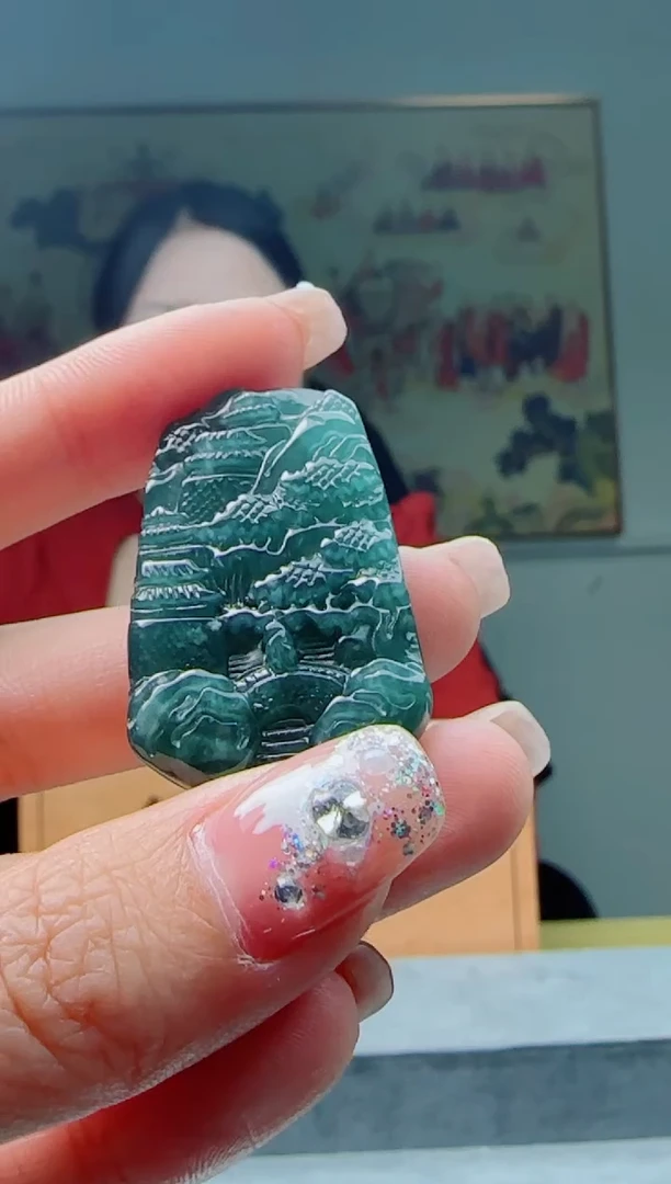 【闪购商品】翡翠颈饰未镶嵌小山水多样性随机一件发货