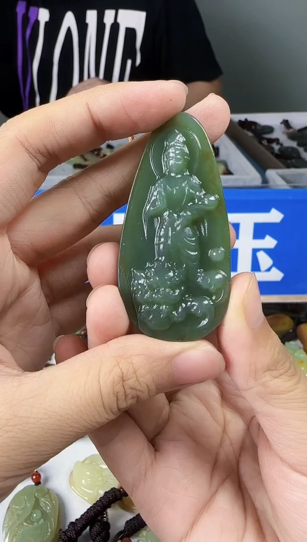 和田玉未镶嵌颈饰1