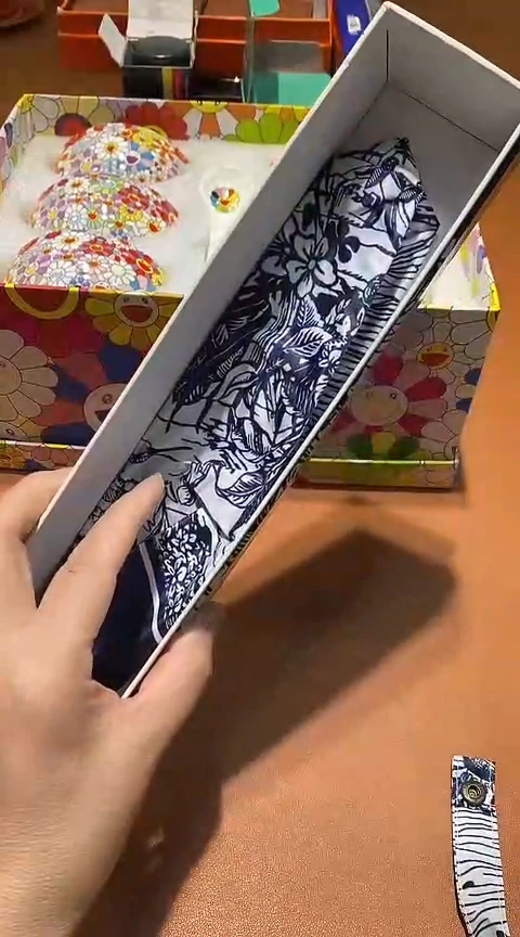 瓷片品牌 包包香水眼镜手表护肤品@@1