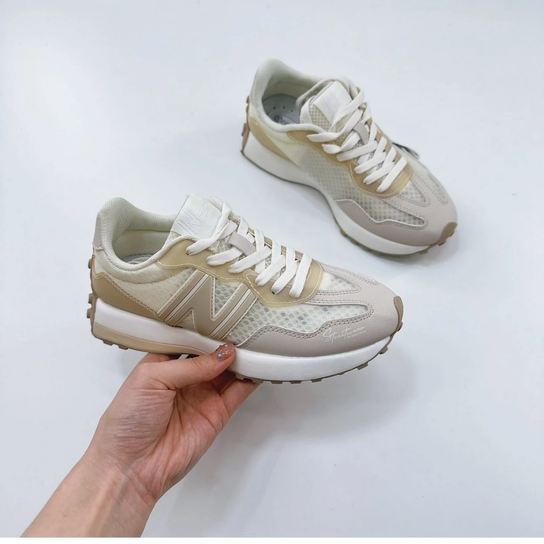 70037高端专享四季款舒适运动鞋卡其/米白（成人运动鞋）