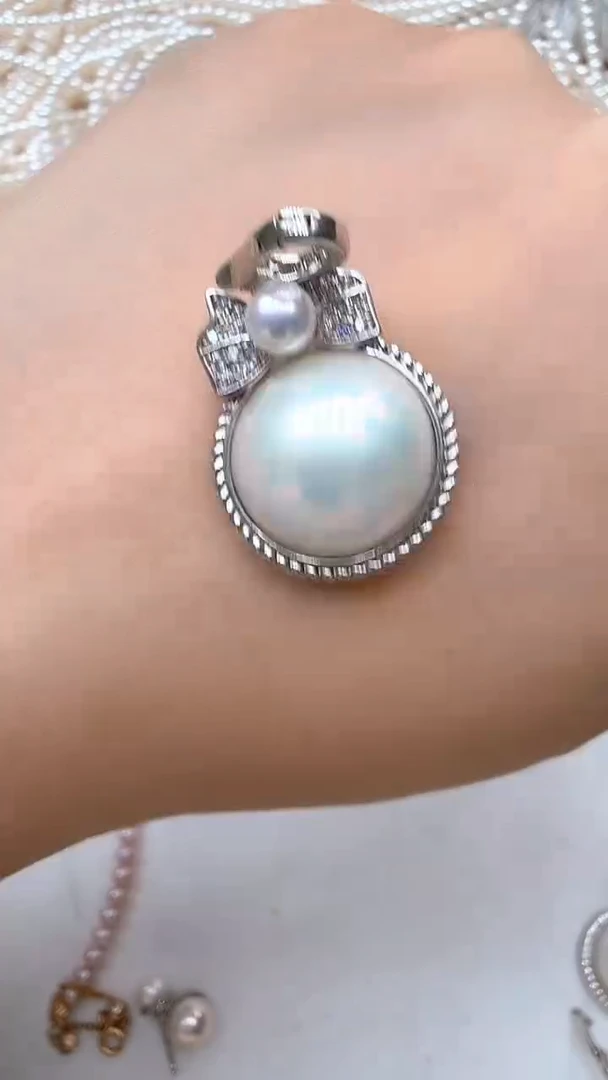 合金拼合珍珠（马贝珠）颈饰银色在逃