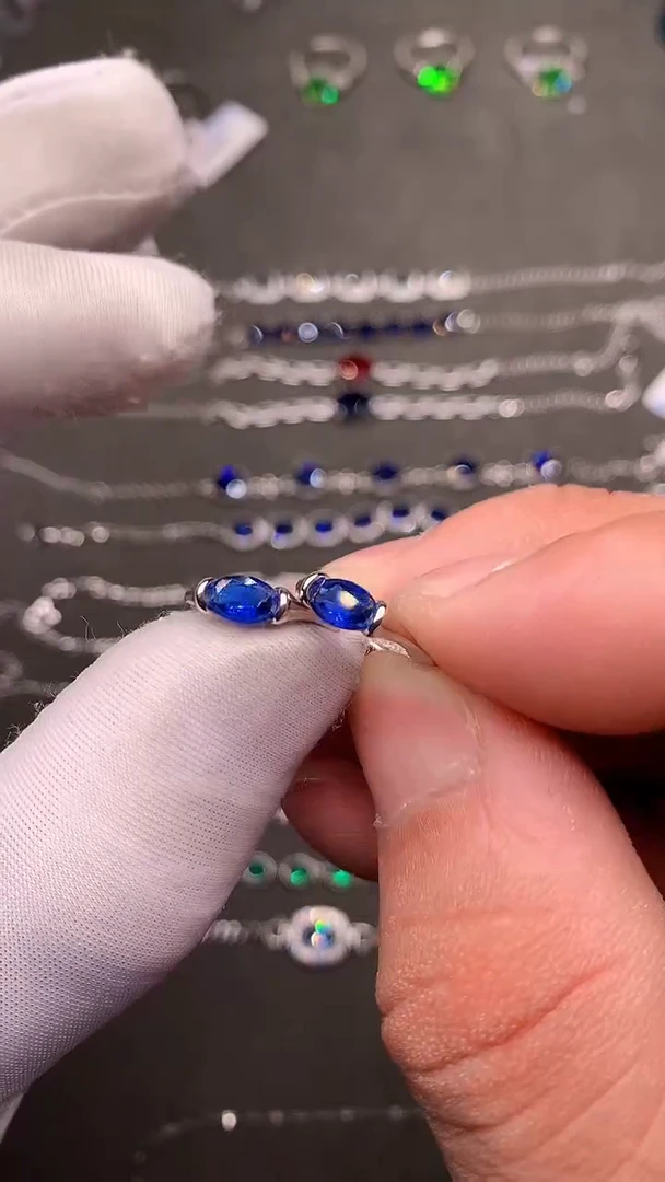 【闪购商品】蓝宝石耳饰银S925镶嵌.......