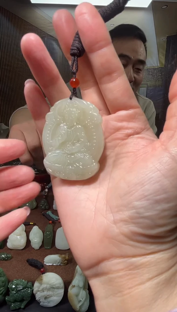 颈饰未镶嵌和田玉·