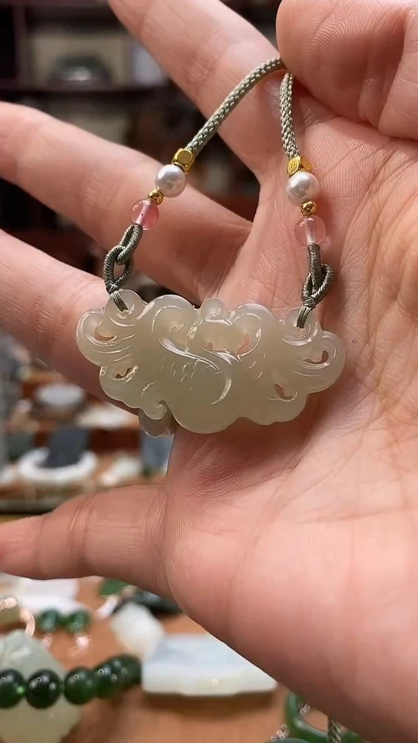 颈饰未镶嵌和田玉和田玉青海料吊坠