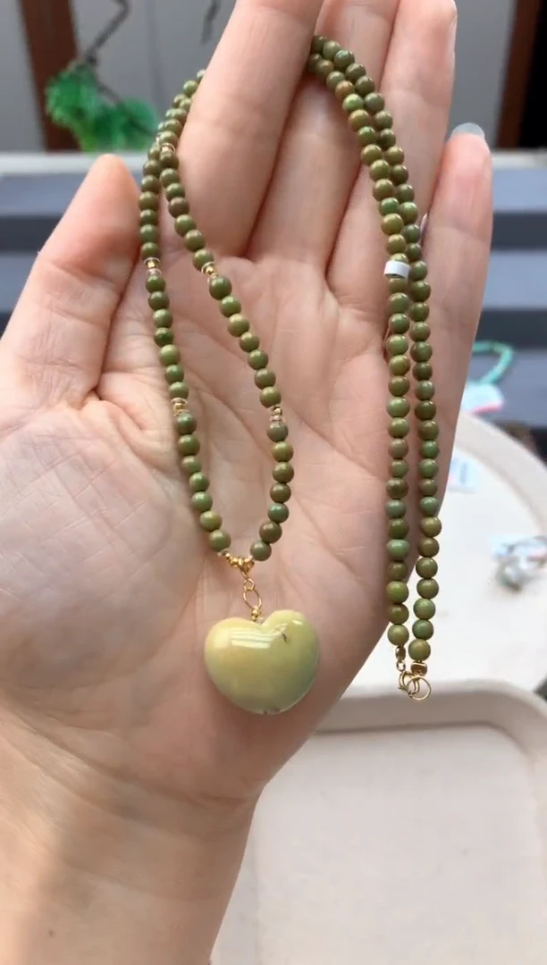 18K金镶嵌绿松石锁骨链酷.D308