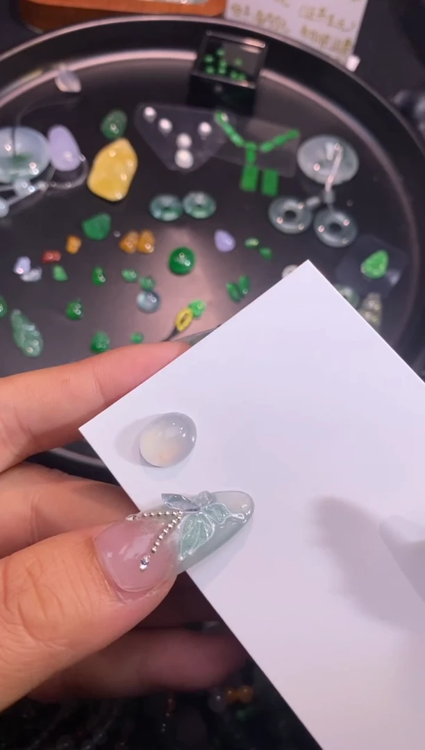 【闪购商品】翡翠挂件未镶嵌蛋面