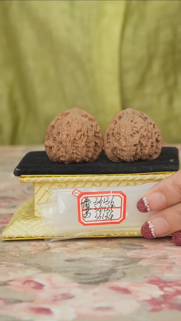 把件文玩核桃密纹狮子头