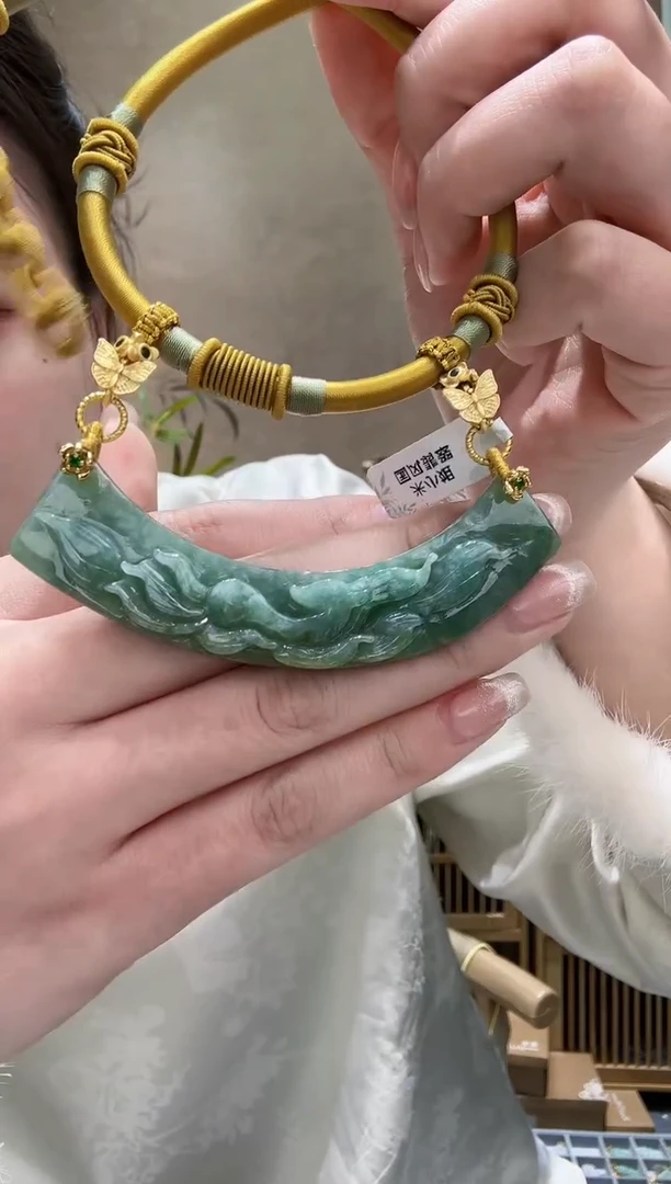 【闪购商品】翡翠颈饰未镶嵌吊坠