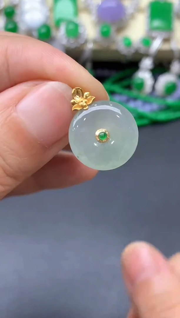 颈饰18K金镶嵌翡翠114-中国好珍宝