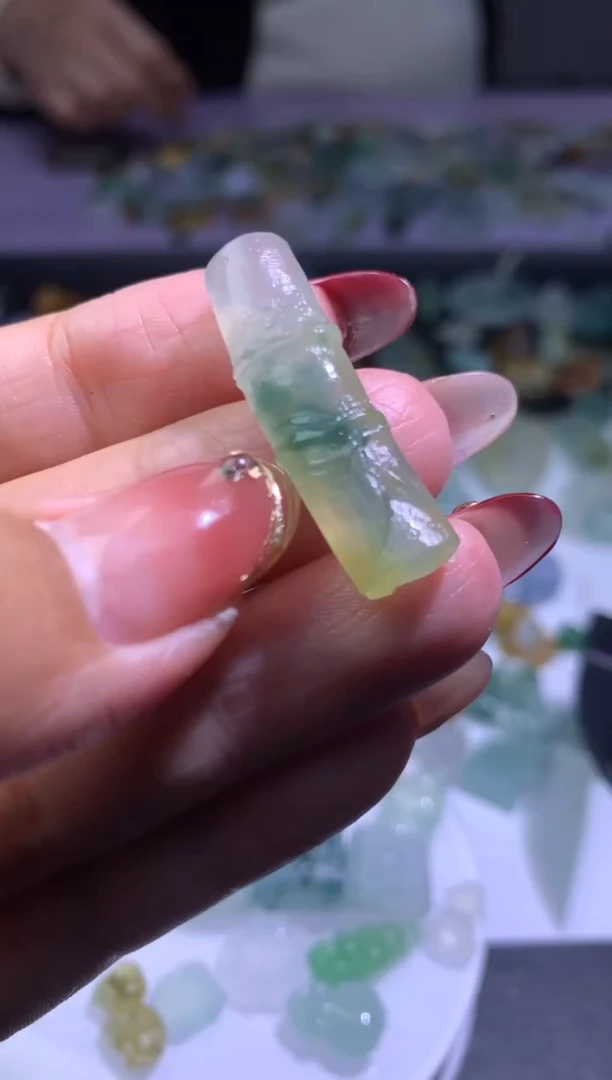 【闪购商品】定制翡翠未镶嵌毛货