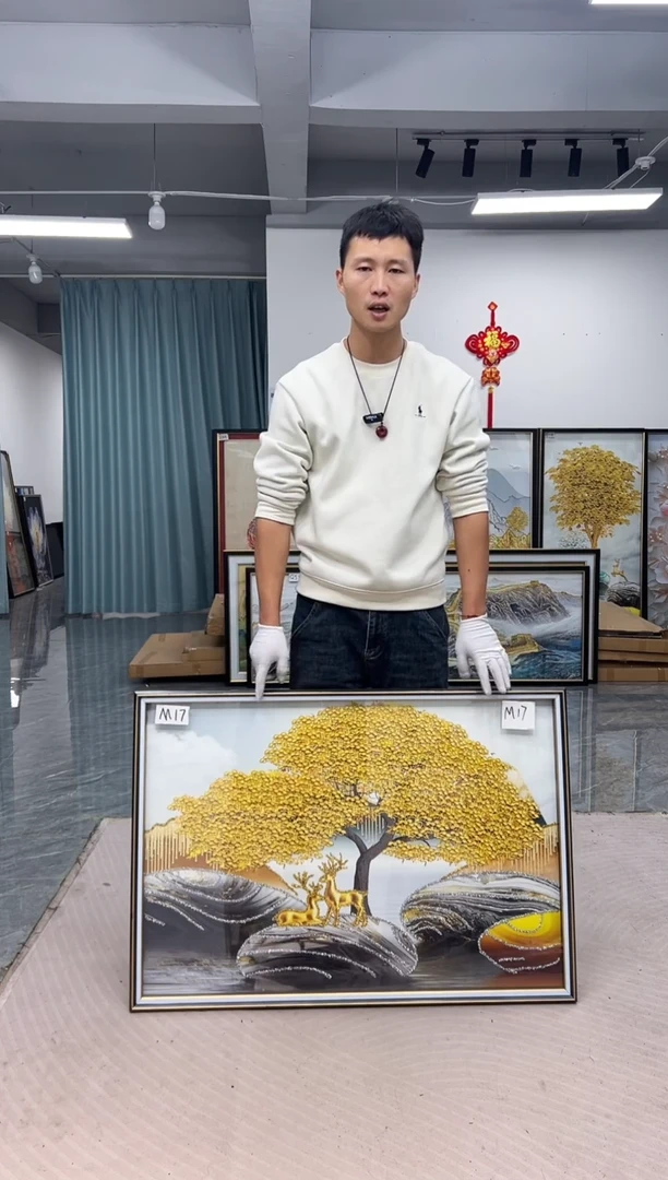 竖款YGVHBTYVIVYGUFY