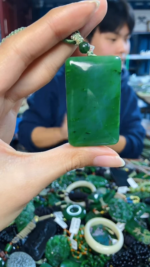 未镶嵌和田玉挂件1